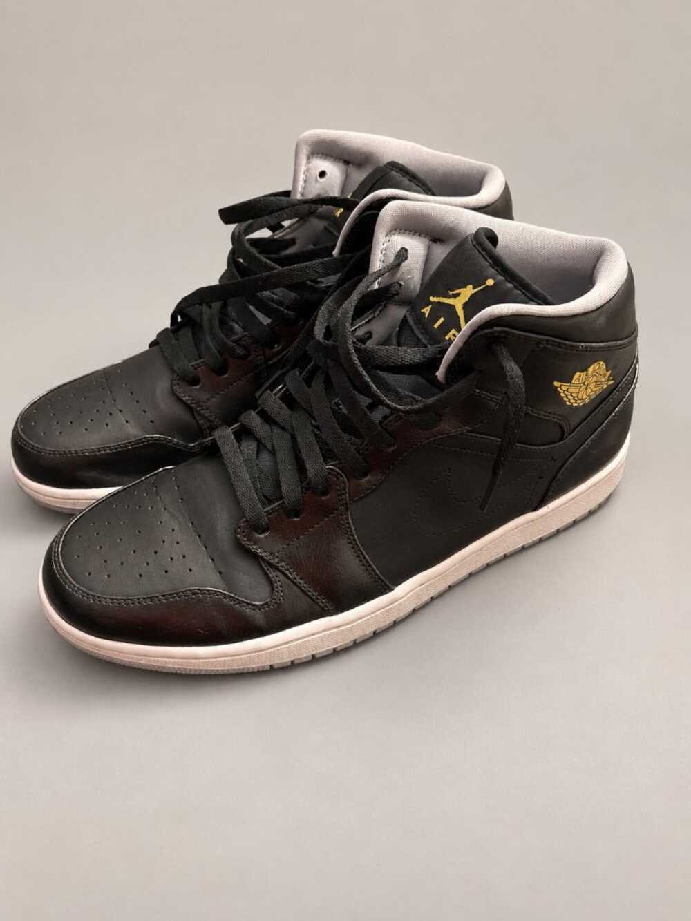 Air Jordan 1 Mid Black Gold Size 13